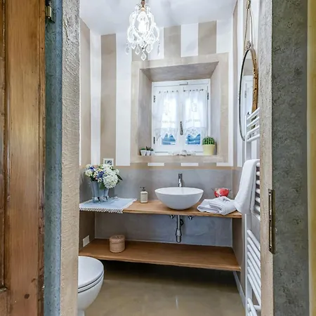 With Private Pool Very Close To Florence 레겔로